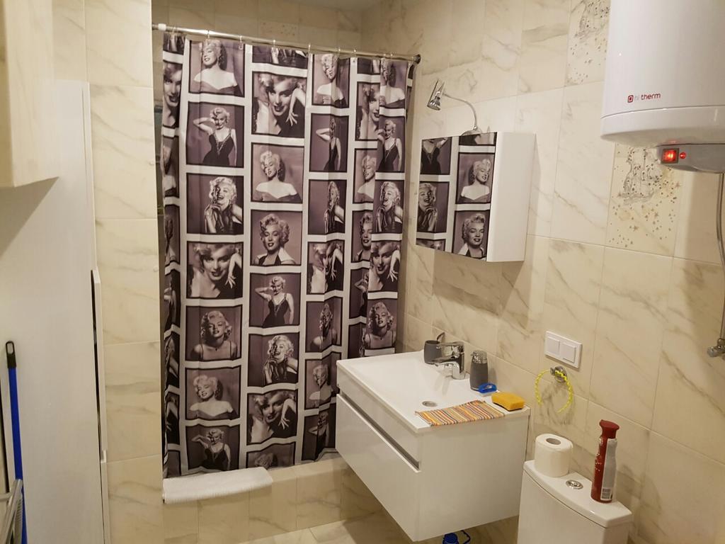 Comfort Apartment On Bogdanivska Street 7B Kiev Exterior foto