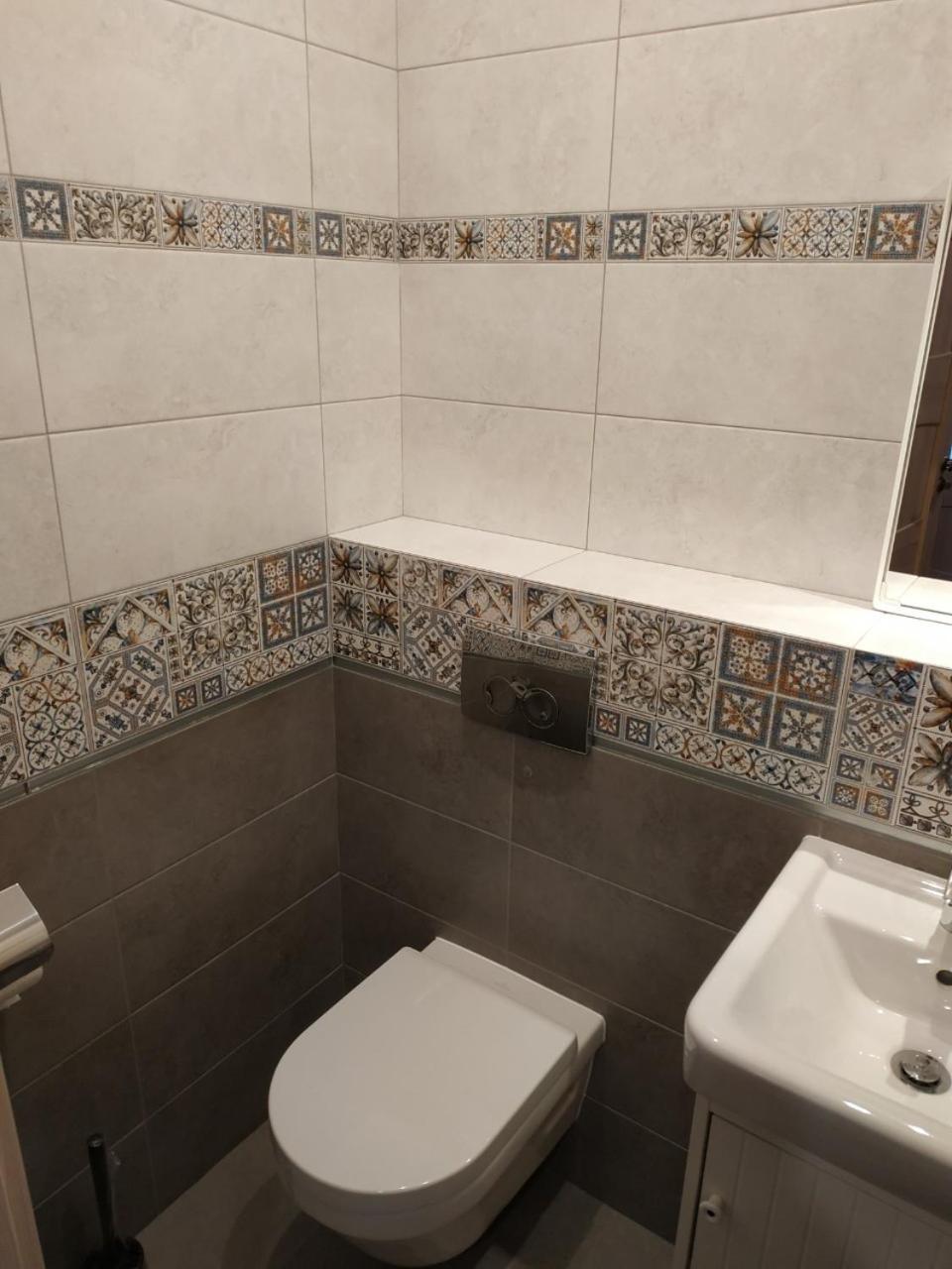 Comfort Apartment On Bogdanivska Street 7B Kiev Exterior foto